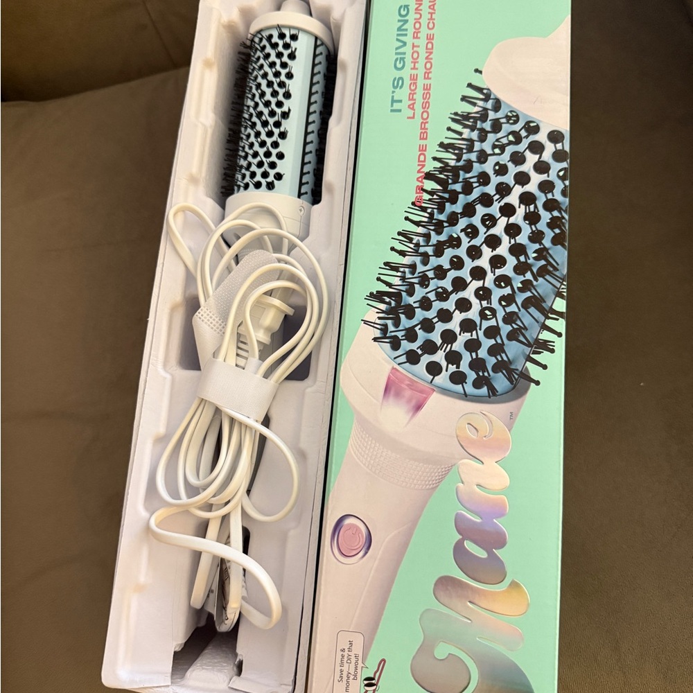 Mane Hot Brush size large
It's Giving Body Large Hot Round Brush 1.77" (45MM)